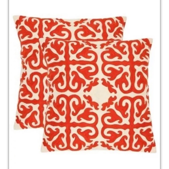 ONE  Safavieh Moroccan Sunburst Euro Orange 24”x24” - Picture 2 of 3